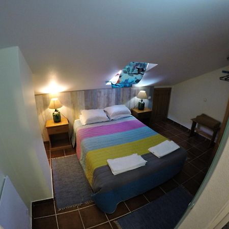 Supertubos Beach Hostel Atouguia Da Baleia Luaran gambar