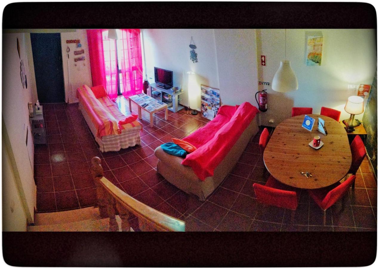Supertubos Beach Hostel Atouguia Da Baleia Luaran gambar
