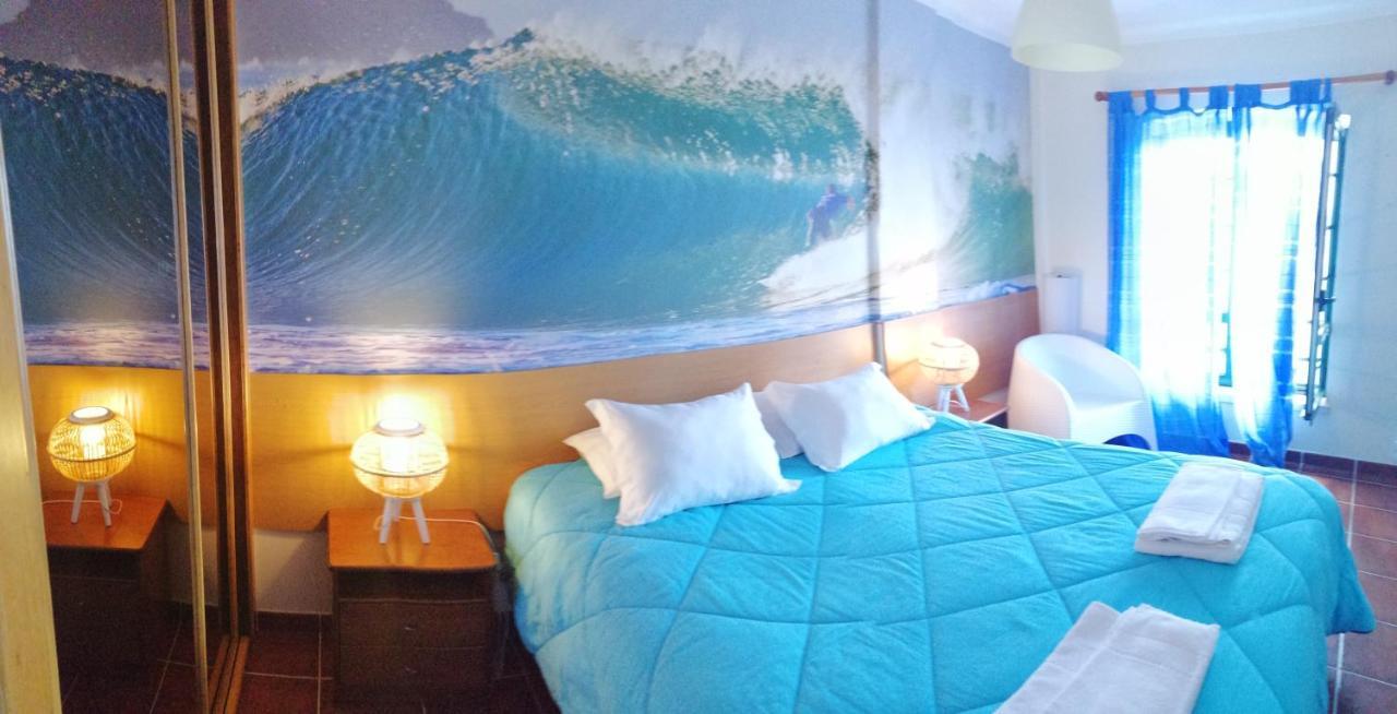 Supertubos Beach Hostel Atouguia Da Baleia Luaran gambar