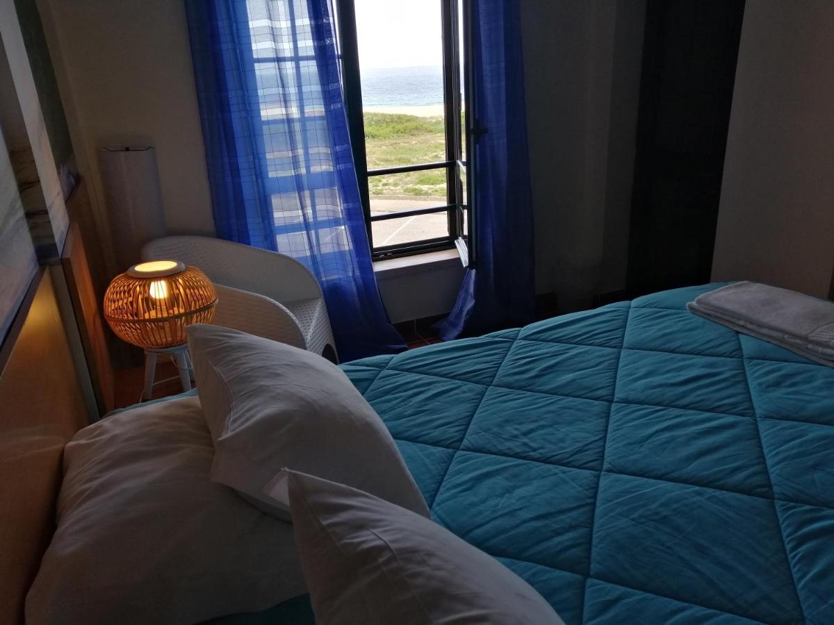 Supertubos Beach Hostel Atouguia Da Baleia Luaran gambar