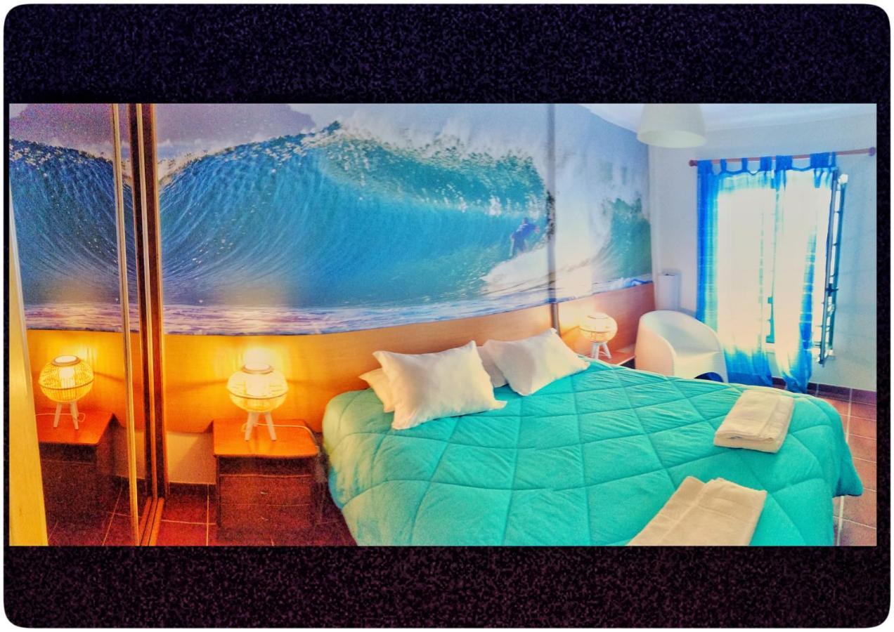 Supertubos Beach Hostel Atouguia Da Baleia Luaran gambar