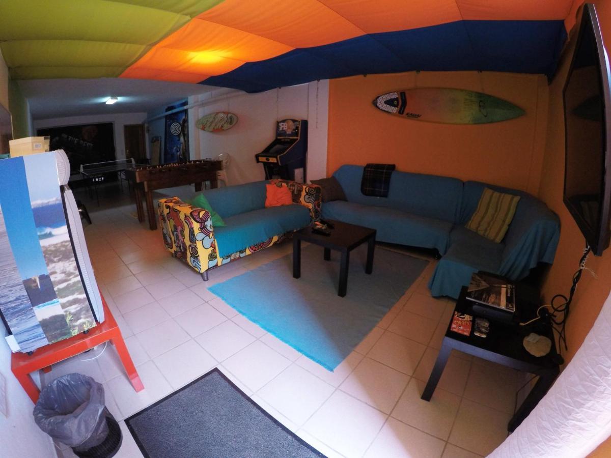Supertubos Beach Hostel Atouguia Da Baleia Luaran gambar