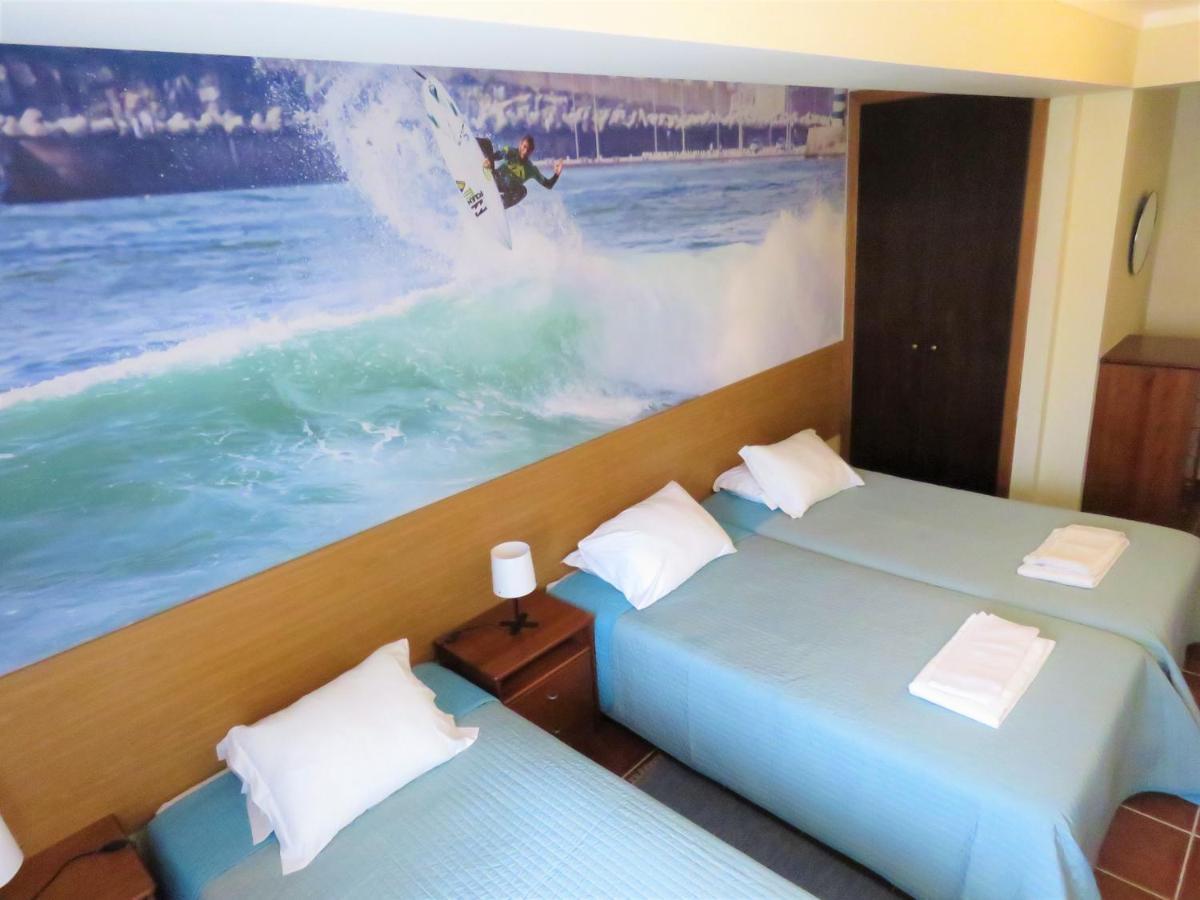 Supertubos Beach Hostel Atouguia Da Baleia Luaran gambar