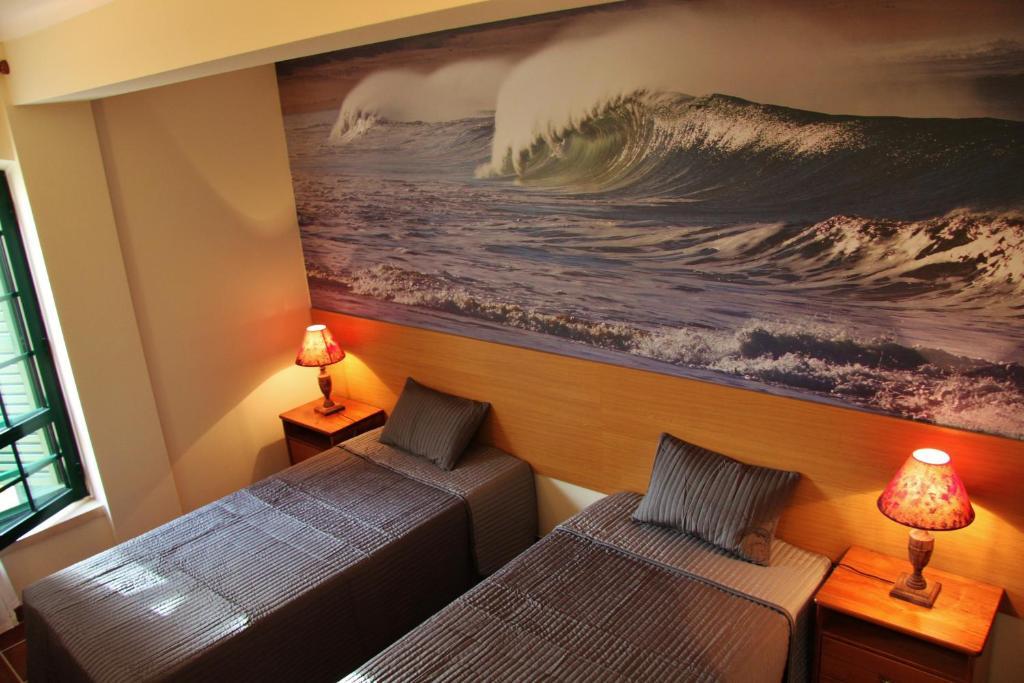 Supertubos Beach Hostel Atouguia Da Baleia Luaran gambar
