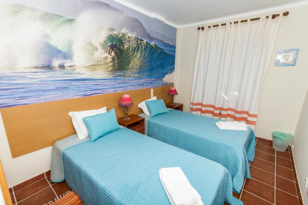 Supertubos Beach Hostel Atouguia Da Baleia Bilik gambar