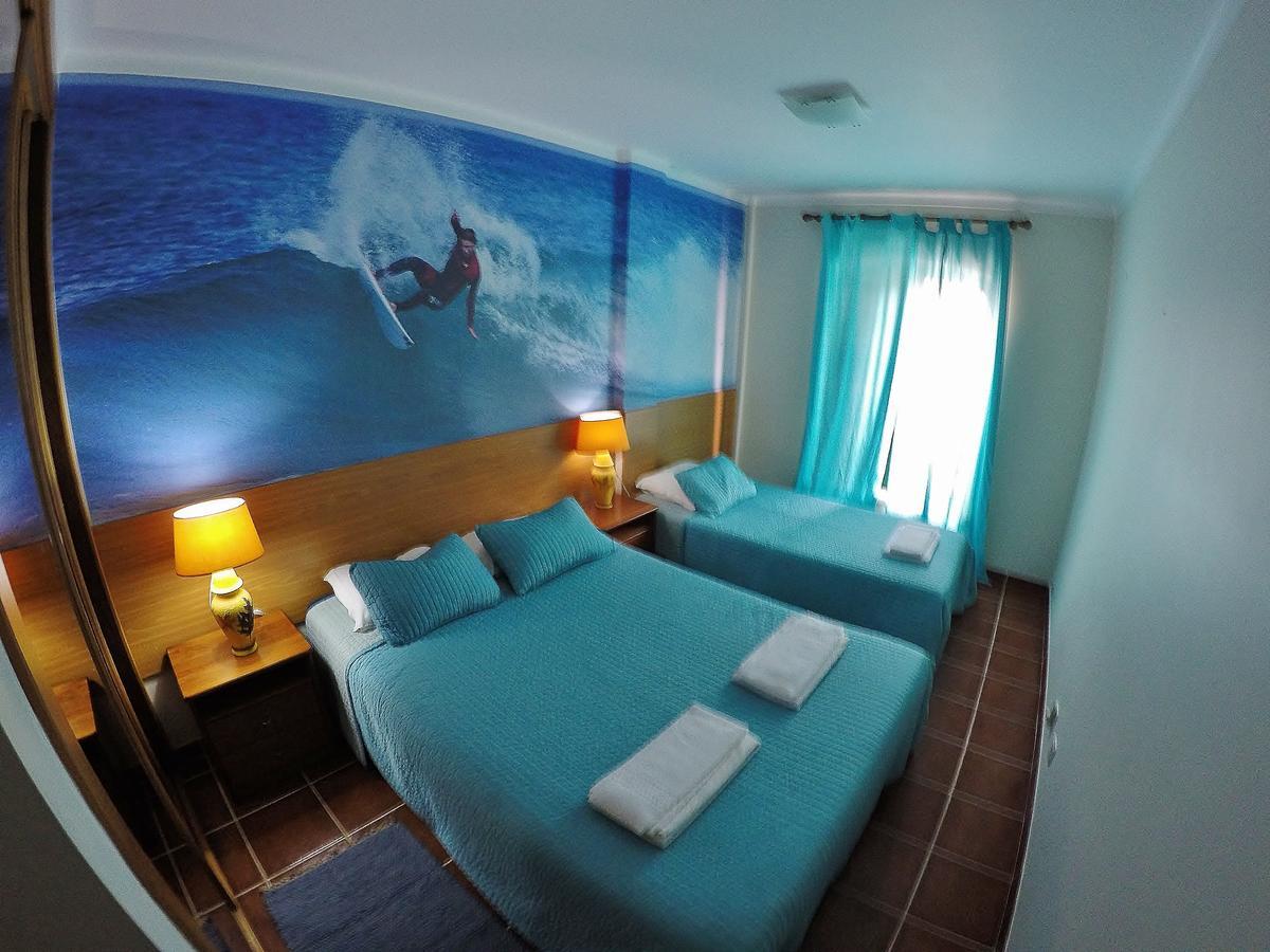Supertubos Beach Hostel Atouguia Da Baleia Luaran gambar
