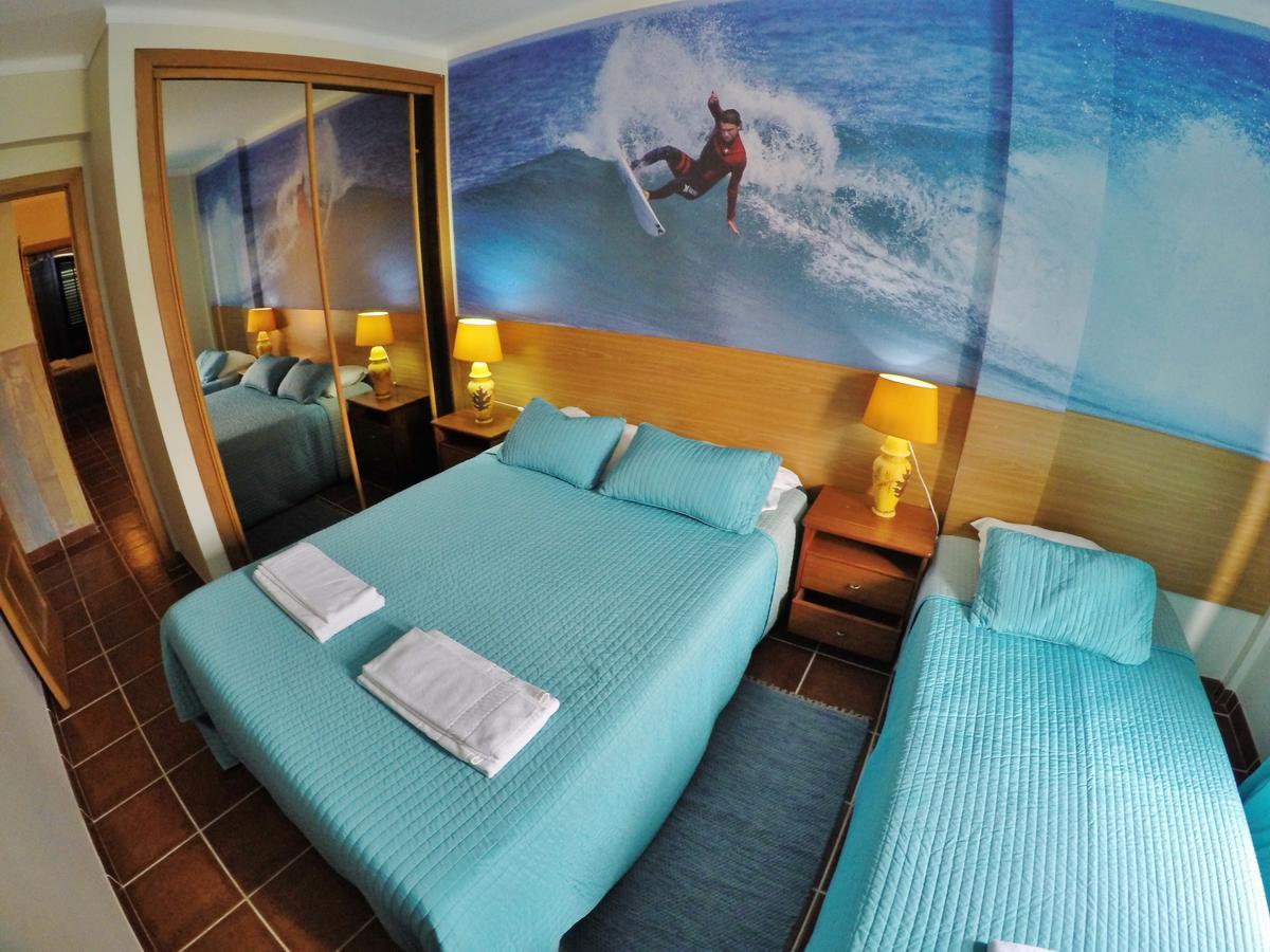 Supertubos Beach Hostel Atouguia Da Baleia Luaran gambar