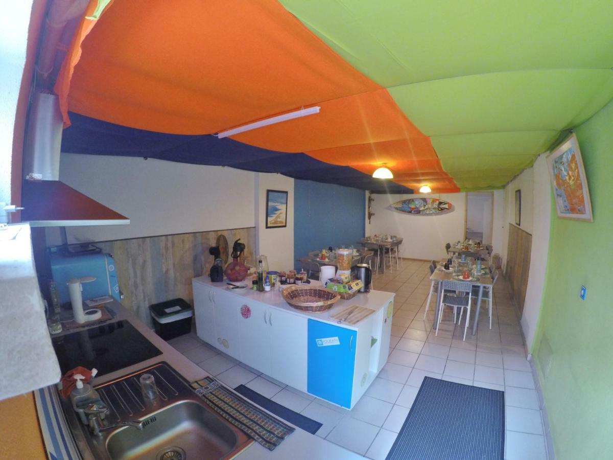 Supertubos Beach Hostel Atouguia Da Baleia Luaran gambar