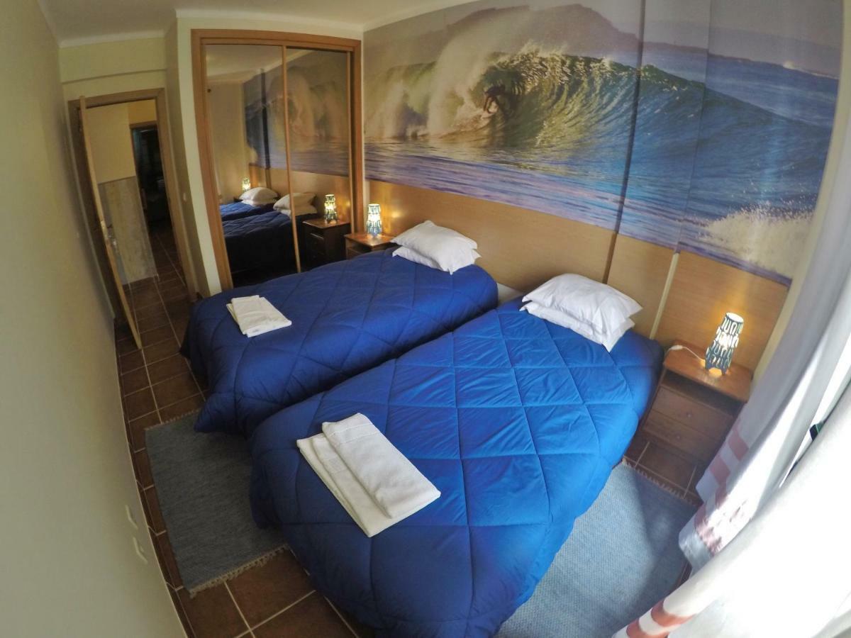 Supertubos Beach Hostel Atouguia Da Baleia Luaran gambar